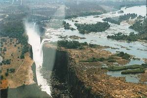 Die Victoria Wasserfälle aus der Luft. NAMIBIA - www.outeniqua.de